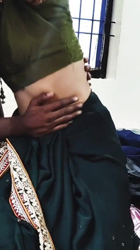 Desi 18-jährige stiefschwester erstmals sex! Enges-