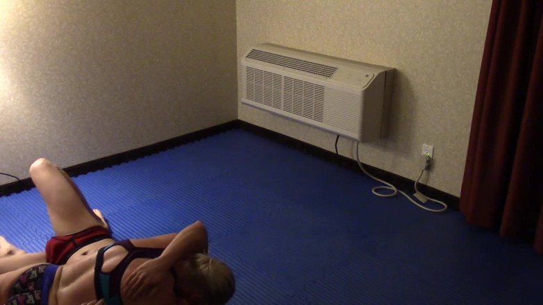 Goddess Anat Official: Anat Wrestles Garrick: Round 1, Parte 1