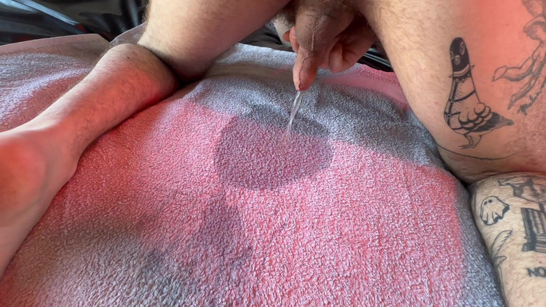 davidedpxxx: Keseronokan berpeluh dengan besbol kelawar: ibadah berotot dan air mani...