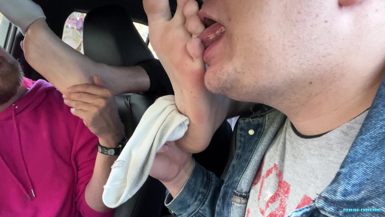 Ticklish Chubs: Snyft: Dimitri