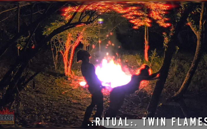 Trailer Park Trash Productions: Rituál: dvojče Plameny Šukání ohněm