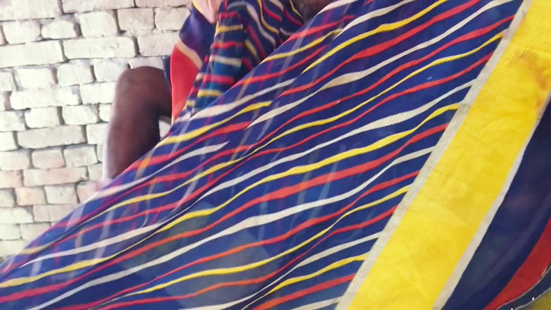 Sumang studio: Desi sexy saree, manžel nosí manžela, udělal ji zezadu a...