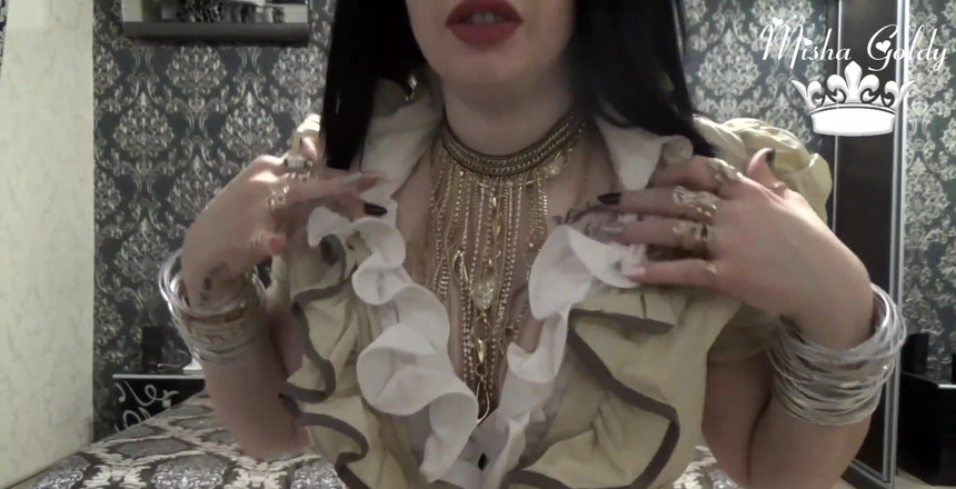 Goddess Misha Goldy: Moje křivky a moje šperky tě udělají!