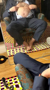 ビジネススーツに精液がついた