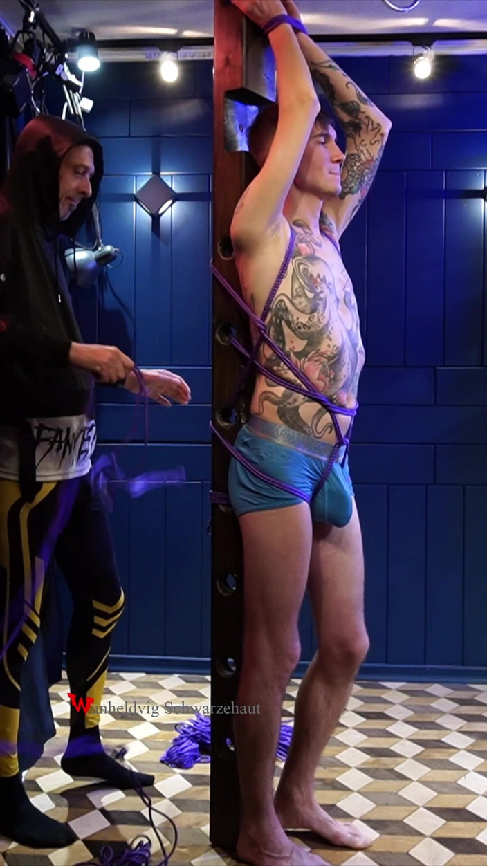 Wanheldvig: Nicky ध्रुव दुर्दंड बंधन पर कामुक