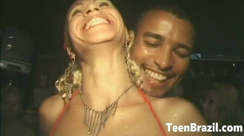 Teen Brazil: ブラジルのハードコアセックス乱交パーティー