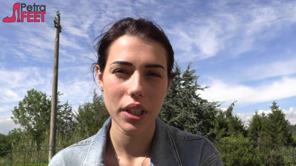 Smokin Fetish: Petra likes to smoke her ciggaretes outdoor