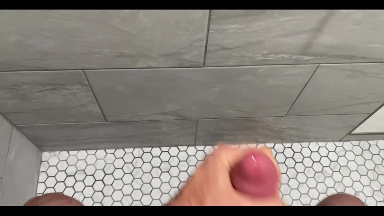 Trenton Ducati: Shower Play