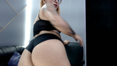 Nia Cavallini: Tanec nahý sex v mém pokoji