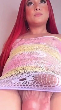 Latina Trans Cock XXL Sert Penis Venöz Mastürbasyon Yapıyor