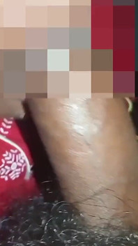 Tamil esposa brinca com a língua do marido e boca cheia de porra