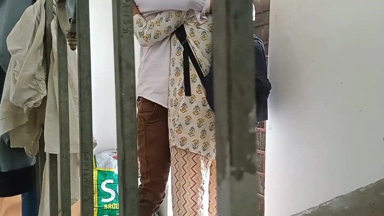 Fantacycutting: Skutečná indická studentka virální typ video nahrávání
