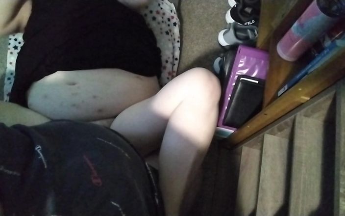 Horny Ginger: 胖美女舔舐射在胸部，业余夫妇有趣的时间肛门指法