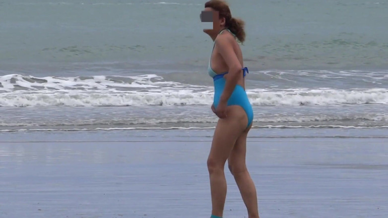 Ardientes69: Video penuh ibu tiri menunjuk-nunjuk dalam bikini dan pakaian dalam....