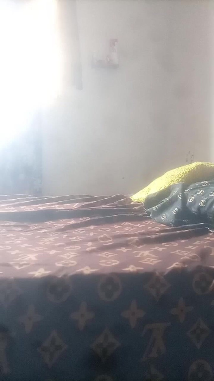 Oladi plenty tv: 中等大学の教師とのセックステープ