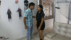 tommyy: Bruneta s velkým zadkem šuká sama doma - Porno ve španělštině!