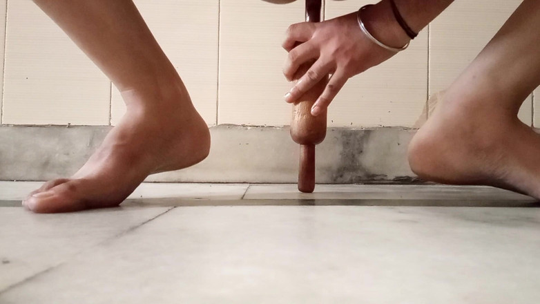 Rockko234: Indisk pojke knullar sexig röv med dildo