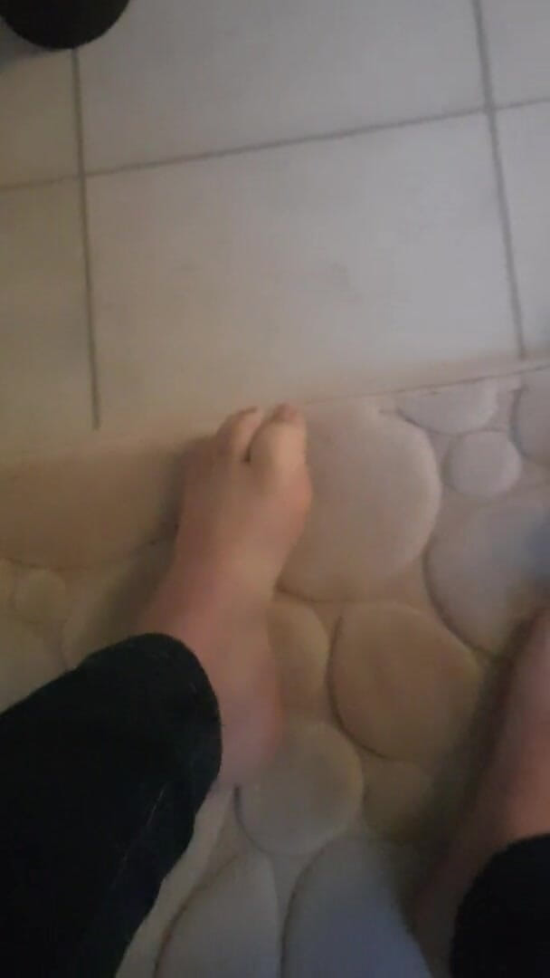 Faith's Feet Fetish: Faith's feet fetish - taking my socks off after a long...