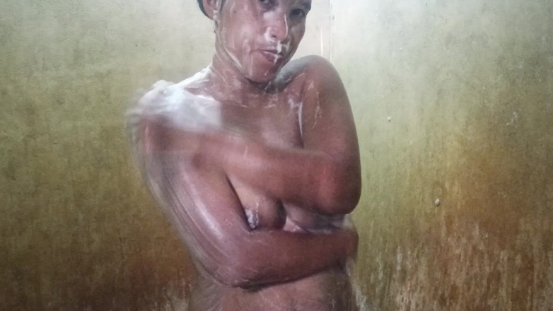 Rania: Прими душ со мной, моя дорогая