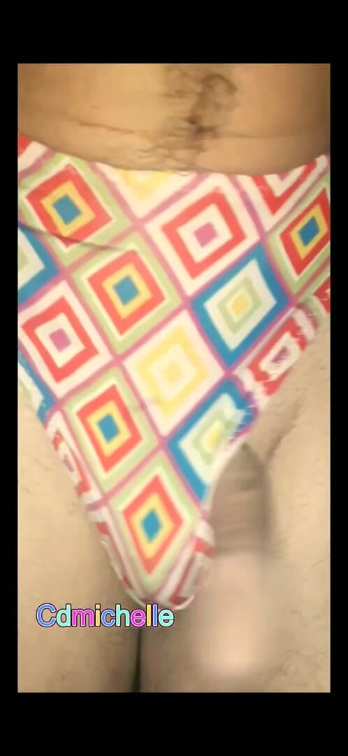 Crossdressers Cd Michelle wearing sexy lingerie: 43 / 43 mb cdmichelle mengenakan baju renang warna-warni