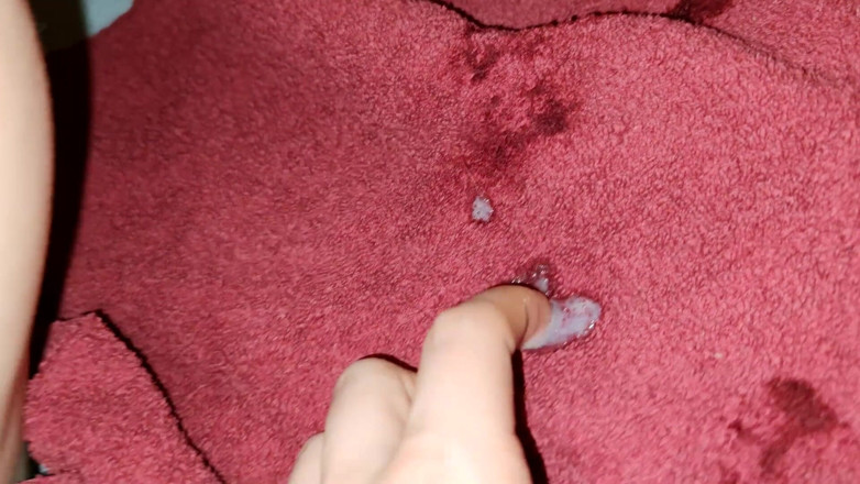 WeFuckForYou: My pussy needs more cum!!