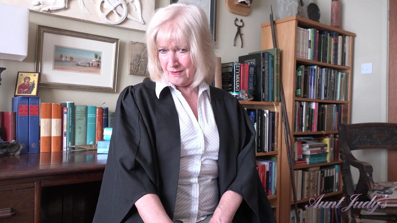 Aunt Judy's: Tantejudys - Deine 69-jährige Reife Lehrerin Ms. Louise Hilft Dir, Deine Noten...