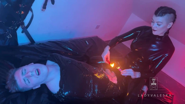 Lady Valeska: Si jalang banci menghadapi lindungan panas