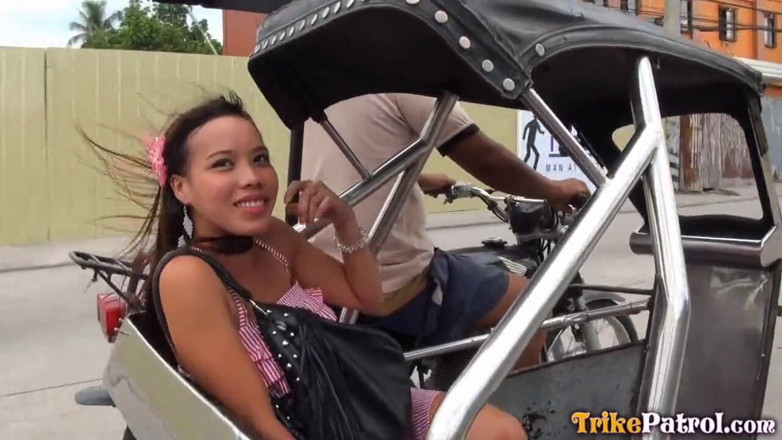 Trike Patrol - Tuk Tuk Patrol: Cewek pinay super sange menetaskan air mani di bola besar