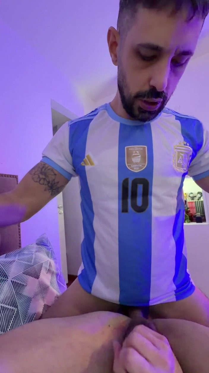 Julian Shul: Finalmente fodi o cu do meu amigo hétero e peço...