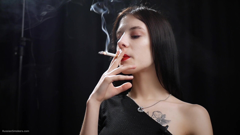 Russian Smokers: Slim Chick Is Smoking Two Reds