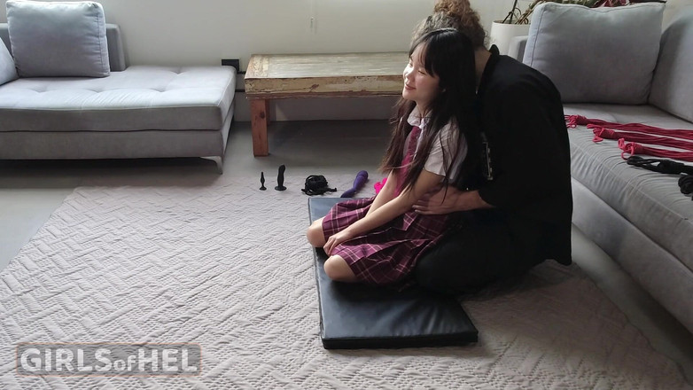 Girls of Hel: Папочка, пожалуйста, свяжи меня! Азиатская студентка обожает Шибари с Flame Hel