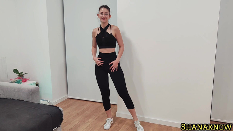 Shanaxnow: Free Striptease Fitness Girl in Yoga Pants Big Ass Pussy