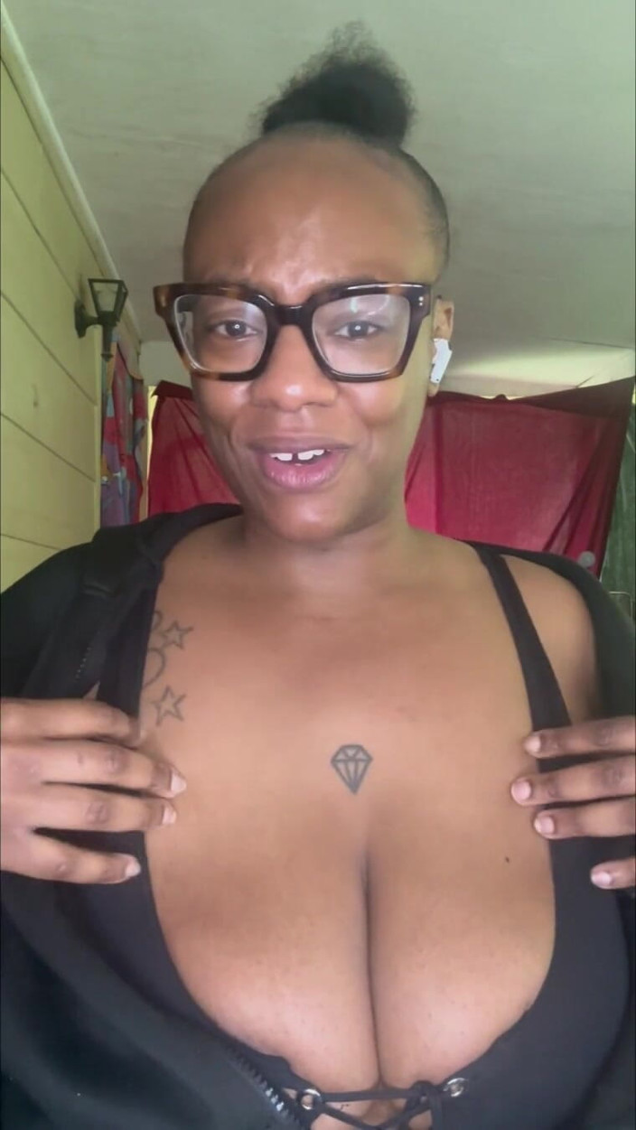 Harley Harper: 피트 베이비? 당신의 여친은 결코 알지 못할 것입니다