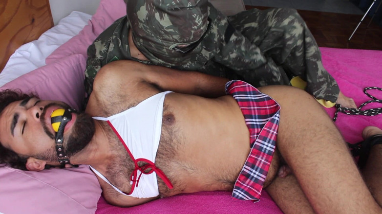 Brazilian guys gagged: Lenjeria atrăgătoare într-o situație stânjenitoare (5 septembrie)