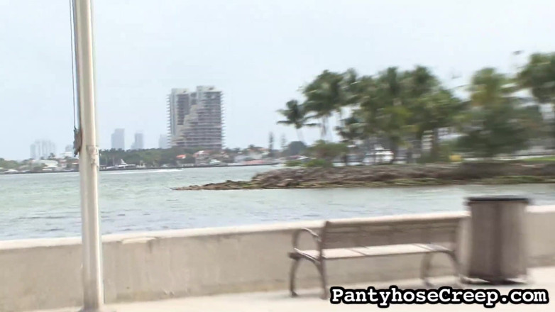 Helpless Teens: Pantyhosecreep - Layla Lopez ナイロンパンストフェチ 脚 足