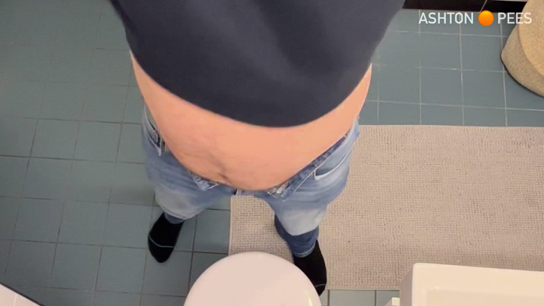 Beardedcummer: Mear 001 Vista de Aves, Medio Desnuda, Polla suave, Baño