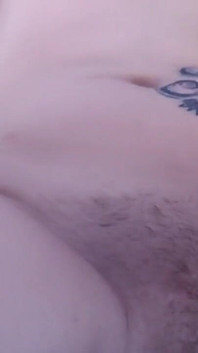 Un sexe qui lèche une brune en chaleur