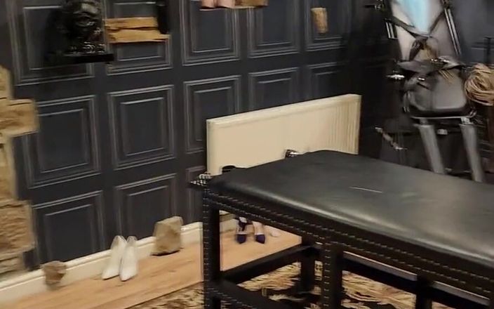 JessicaXD: Bambola di gomma- camminando nel dungeon