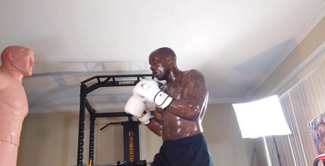 Hallelujah Johnson: Boxing cvičení Místní svaly se obecně připojit na obratle nebo...