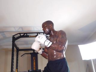 Hallelujah Johnson: Treino de boxe Os músculos centrais locais geralmente se prendem...