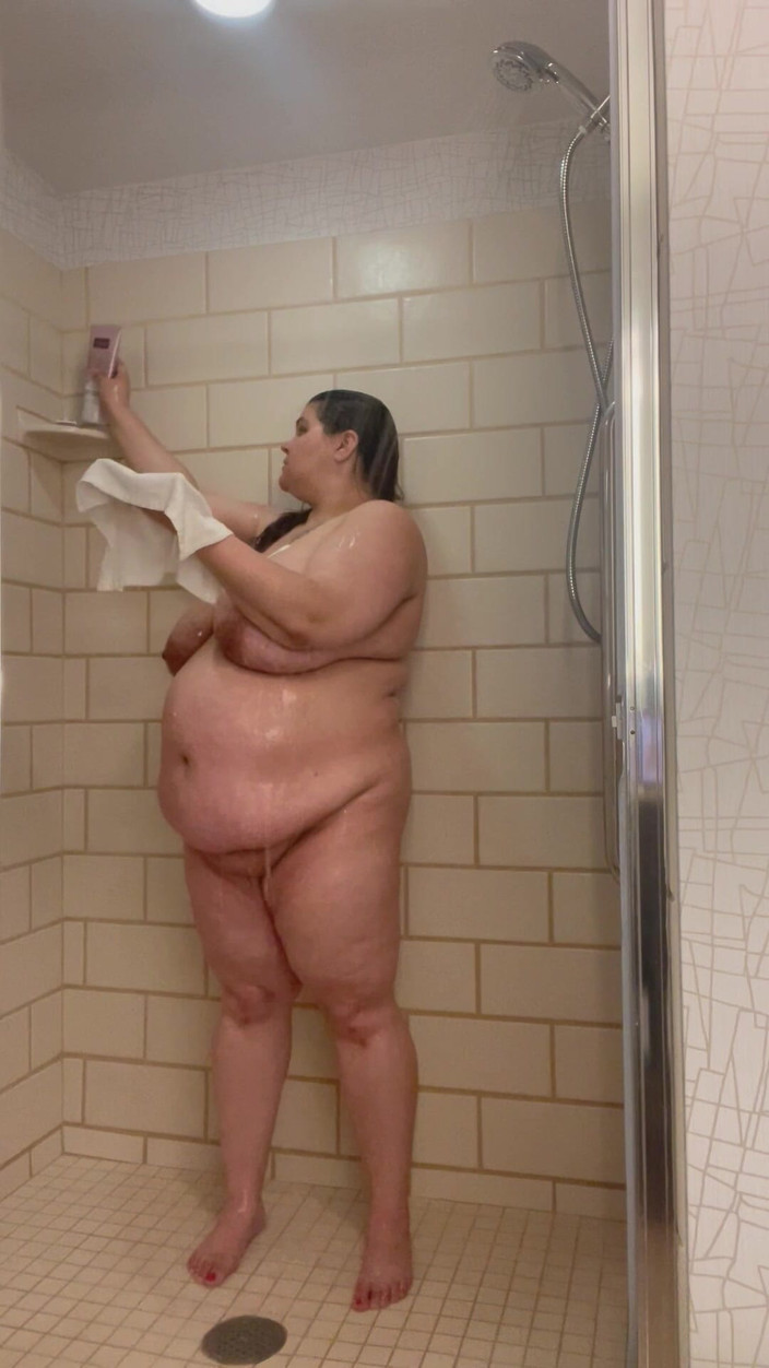 Raven Belle: Ducha de cuerpo completo