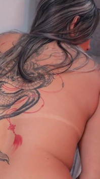 MILF Latina De Grandes Pechos Se Masturba Con Su Gran Culo