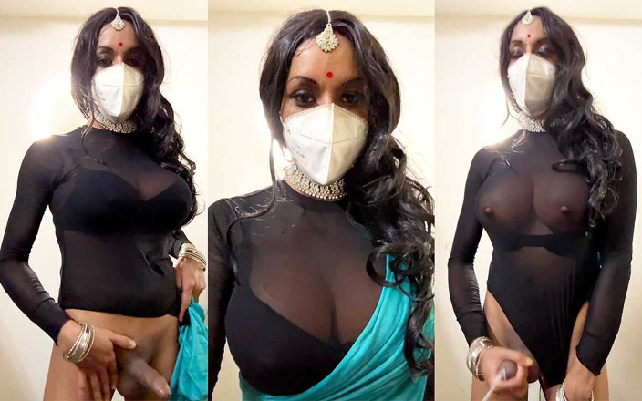 Anushka Crossy: Crossdresser sục cu trong saree