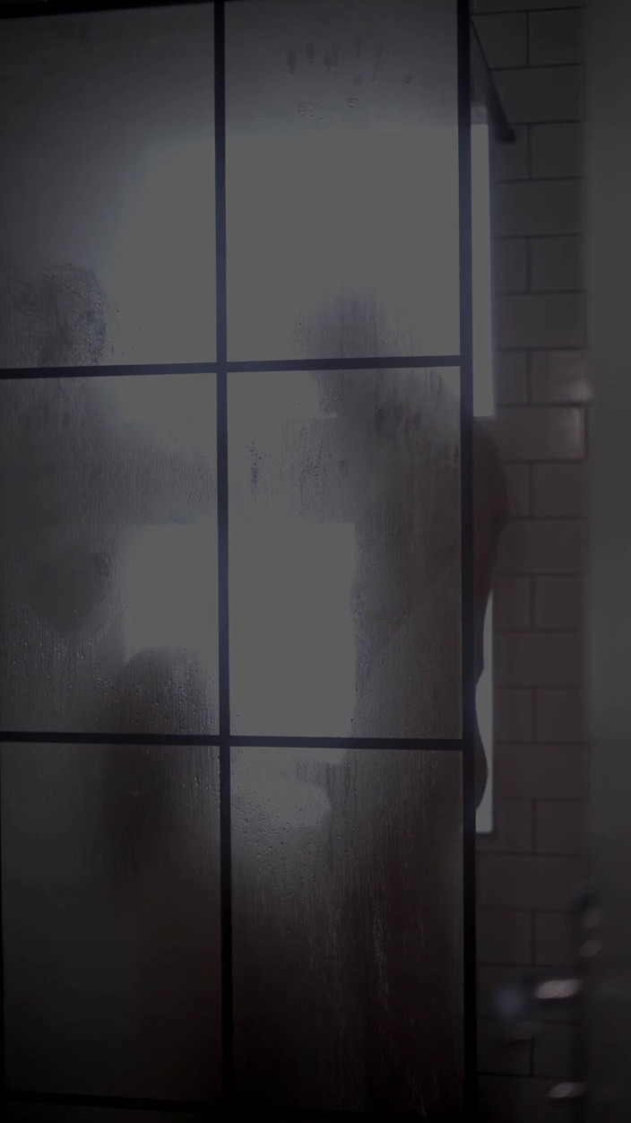 Em Yang: Pompino e scopata con doccia bollente