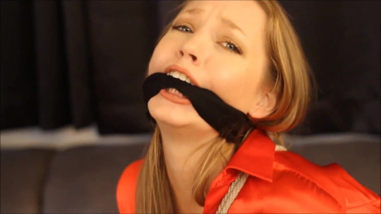 Selfgags classic: 警官と窃盗犯がおかしくなった!