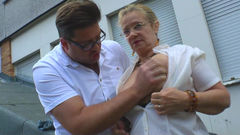 RetroLust: Mature Blonde Dominates with Facesitting and Outdoor Oral Pleasure