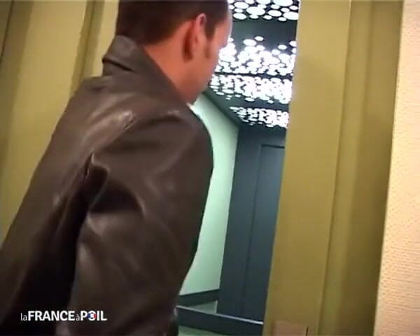 French Gonzo: Junge beurette, auf der straße erwischt, wird gefickt