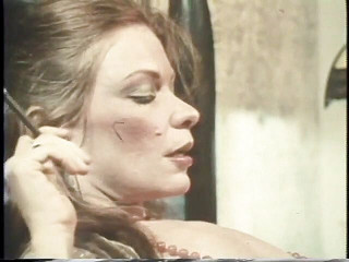 Old Good Porn: Dewasa terangsang dengan stoking seksi menunggangi kontol besar di dalam...