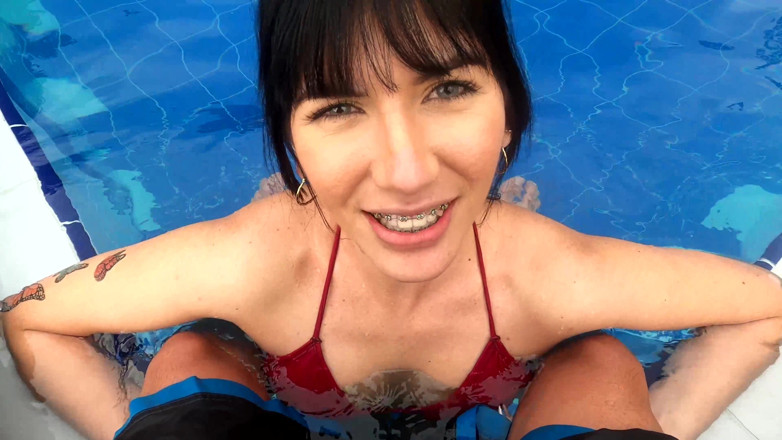 DaniClark: Una deliciosa piscina