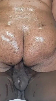 Tante semok didobel penetrasi.